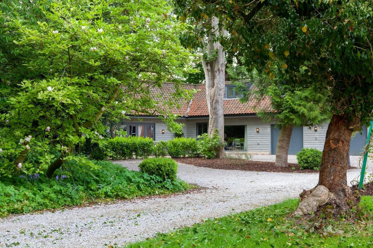 Rumah liburan The Stables With Jacuzzi & Tennis Court